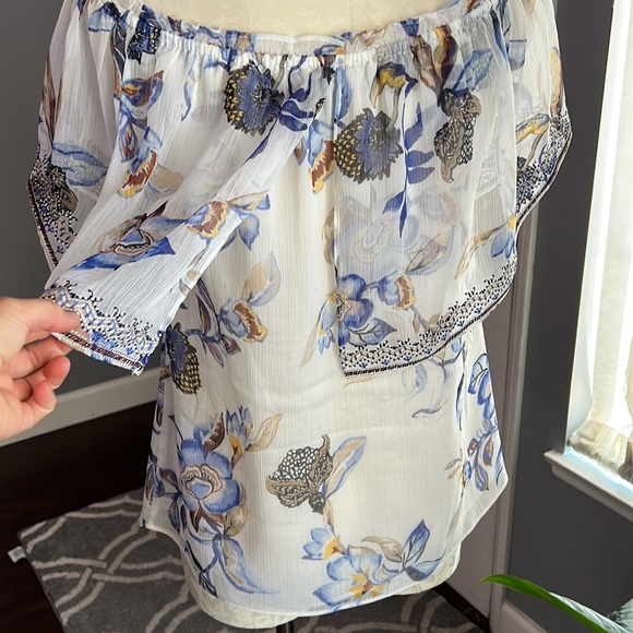 WHMB Off Shoulder Floral Print Top - Picture 5 of 10